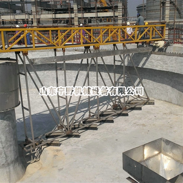 新型刮泥機(jī)